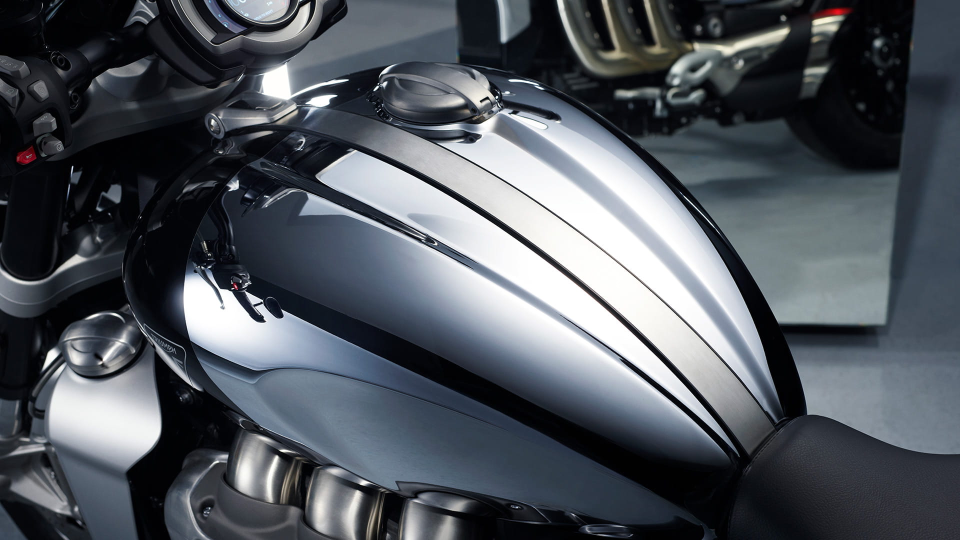 Triumph rocket 3 r outlet on road price